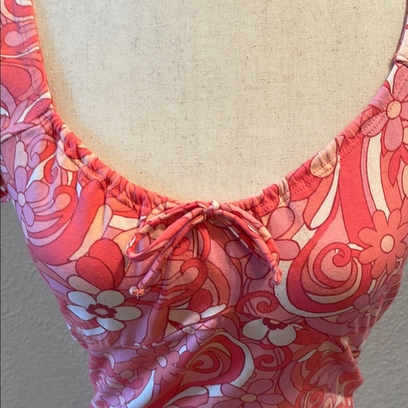 HOLLISTER Floral Pink Women's cropped Top Sz Med - Picture 3 of 5